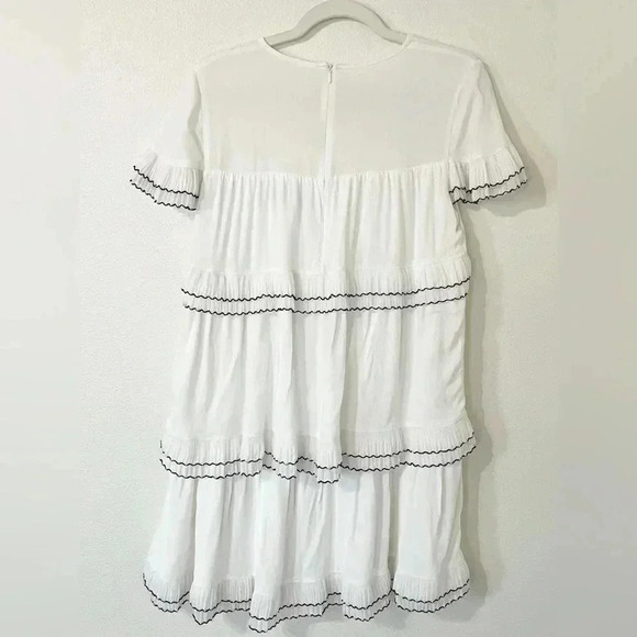 Elliatt Helene Petite Swing Dress - Picture 5 of 8